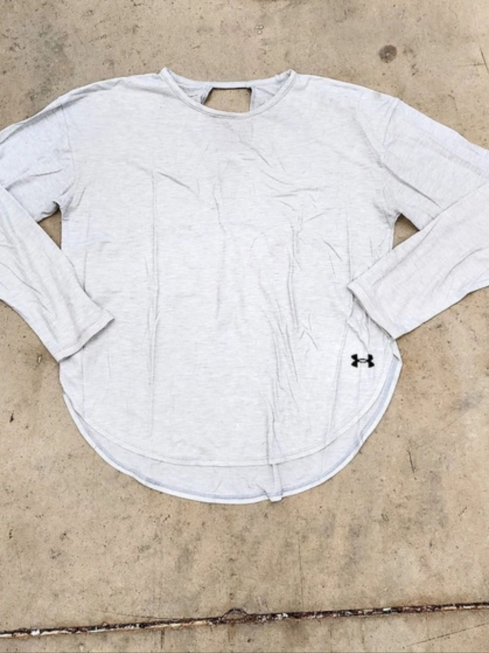 Under Armour Long Sleeve Athletic Top in Gray Size Small